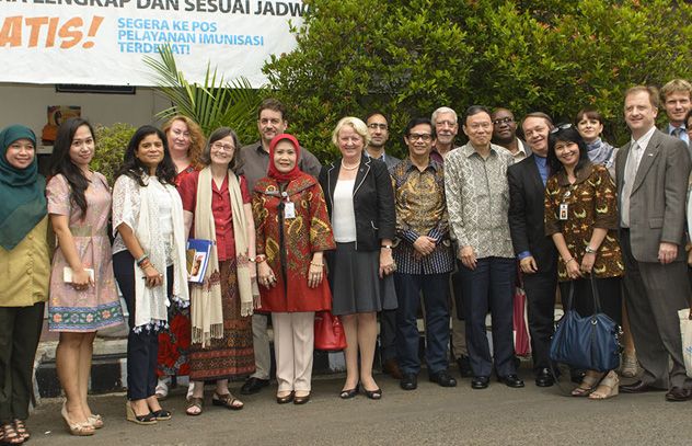 In Jakarta the UNAIDS PCB Delegation visited a clinic that provides HIV and other health services to people who use drugs.