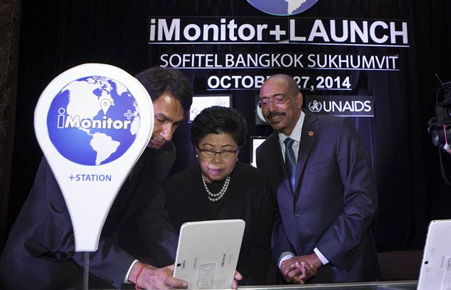 The UNAIDS Executive Director Michel Sidibé and Deputy Bangkok Governor Pusadee Tamthai during the launch of iMonitor+, in Bangkok, Thailand, on 27 October 2014.