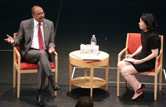 Held for the first time in Los Angeles, the World AIDS Day report launch brought together students, policy-makers, scientists, AIDS advocates and celebrities to create a new movement of solidarity around ending the AIDS epidemic by 2030.