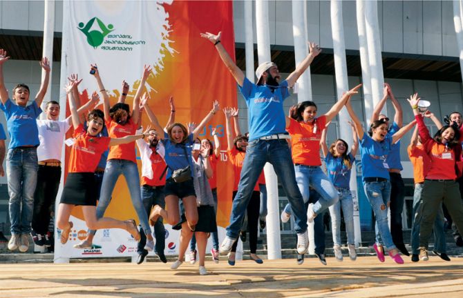 Telavi youth festival volunteers. ©UNFPA