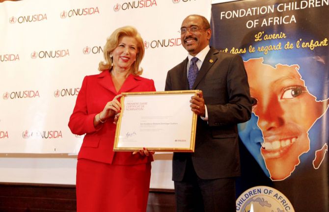 UNAIDS named the First Lady of Côte d’Ivoire, Dominique Ouattara, as a Special Advocate for Accelerated Access to Paediatric Treatment for Children Living with HIV at a ceremony in Abidjan, Côte d’Ivoire, on 18 December, which was attended by President Al