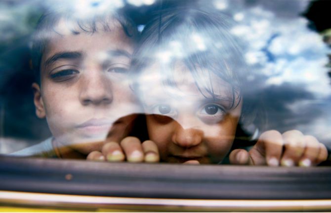 Syrians leaving Gevgalija, the former Yugoslav Republic of Macedonia. Photo © UNFPA/Nake Batev