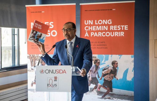 UNAIDS is issuing countries with a stark wake-up call. In a new report, launched today in Paris, France, at an event co-hosted with Coalition PLUS, UNAIDS warns that the global response to HIV is at a precarious point. At the halfway point to the 2020 tar