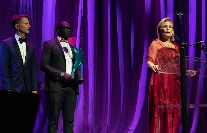 The Desert AIDS Project has awarded its prestigious Science and Medicine Award to UNAIDS. The award was presented to the Deputy Executive Director, Management and Governance, of UNAIDS, Gunilla Carlsson, at the 25th Annual Steve Chase Humanitarian Awards 