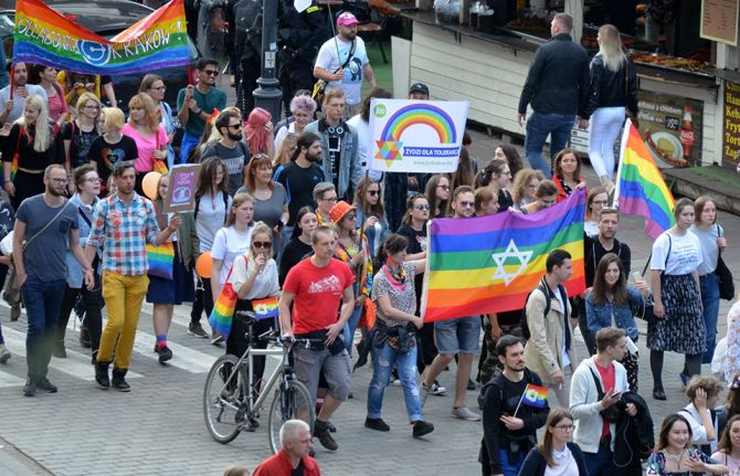 An LGBTQI march in Krakow, Poland, 2018. Image credit: Silar/Wikimedia Commons, used under Creative Commons 4.0.