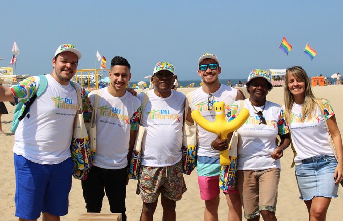 Daniela among some UNAIDS colleagues and civil society volunteers during the #IEmbrace campaign in the Rio Olympics