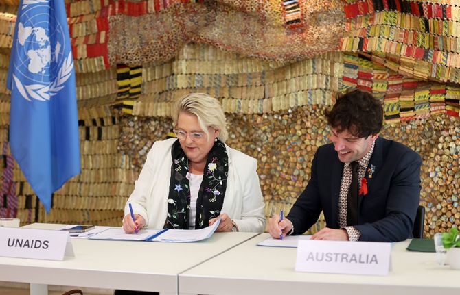 GENEVA, 30 May 2024— The Government of Australia and UNAIDS have today signed a new multi-million-dollar partnership to strengthen the fight against both non-communicable and communicable diseases, including HIV, to ensure better health outcomes for peopl