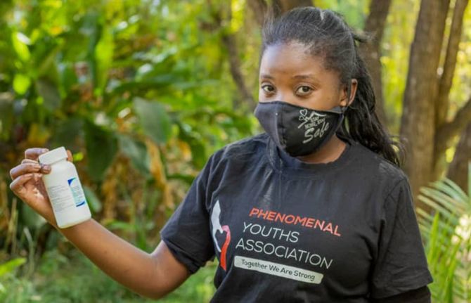 “My mum is the only one in my family who knows my HIV status,” said Memory Katongo, who is 22 years old, “because I started my HIV treatment when I was a child.” Ms Katango has benefited from the new multimonth dispensing policy in Zambia and managed to g