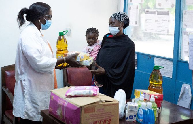 UNDP and UNAIDS support more than 300 pregnant and breastfeeding women living with HIV in Abidjan