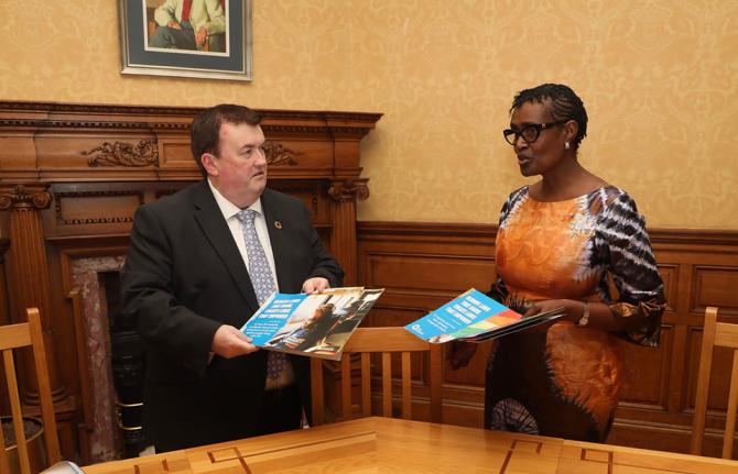 DUBLIN/GENEVA, 1 March 2022—Ireland has today announced that it is increasing its core funding for UNAIDS from €2.4 million in 2021 to €2.5 million in 2022. The announcement was made at a meeting in Dublin between Ireland’s Minister for Overseas Developme