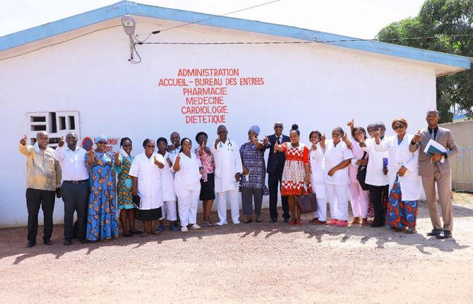 The mission first paid a courtesy call on the region’s administrative and health authorities, and then quickly focused on the sites where services are offered to people living with HIV and key populations. In the health-care facilities visited, whether at