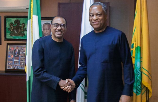 During his three-day visit to Nigeria, Mr Sidibé met the Minister of Health, Isaac F. Adewole, to discuss progress, gaps and challenges in the AIDS response and pledged UNAIDS’ support to Nigeria in the implementation of the new framework. 