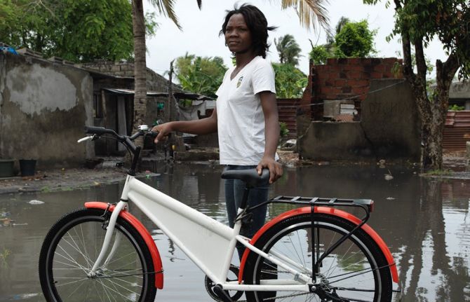 It’s been a year since Cyclone Idai made landfall in Sofala Province, Mozambique, where one in six of the population is living with HIV. The cyclone caused devastating floods that destroyed homes and washed away savings, documentation and medicines. Thous